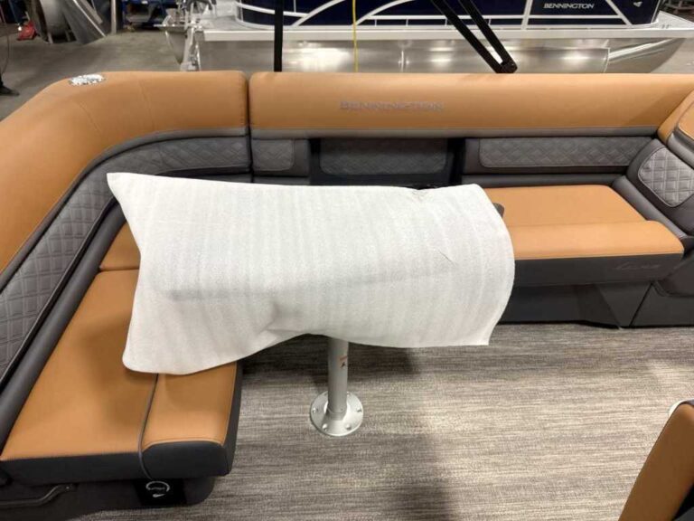 2026 Bennington 20SL - Luxe - Blackout US-ETWS0130L526 [photo 9]